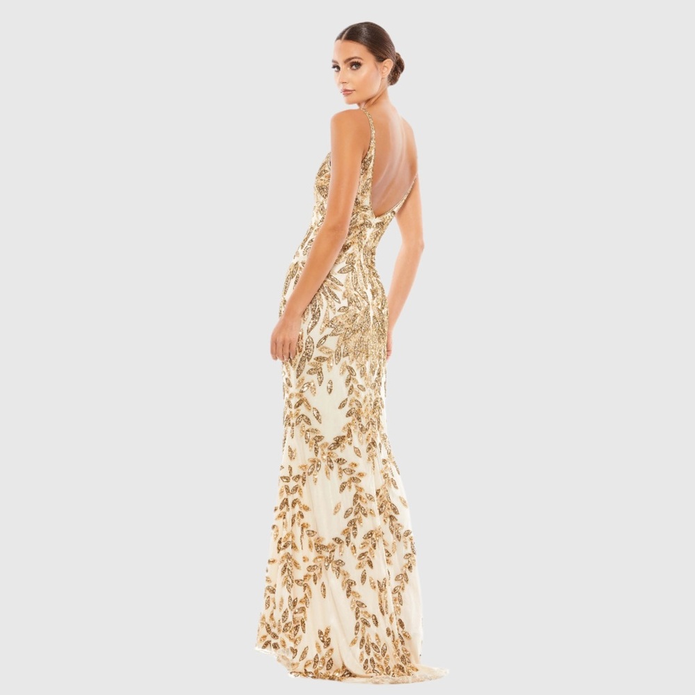 MAC DUGGAL Gold Embellished Leaf Evening V-Neck Sequin Sleeveless Trumpet Gown